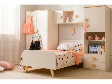 - кровати 